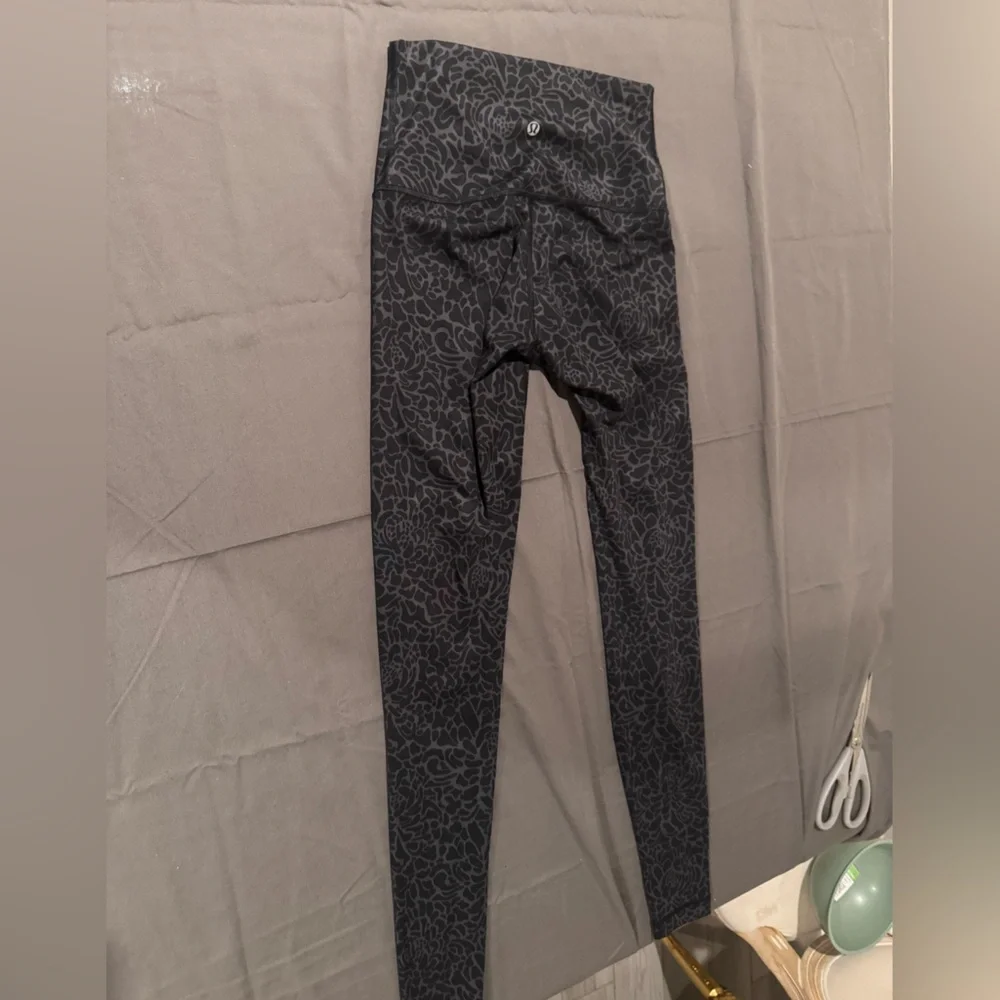 Lululemon Wunder Under Pant High-Rise Roll Down Full-On Luxtreme Petal Camo sz 2